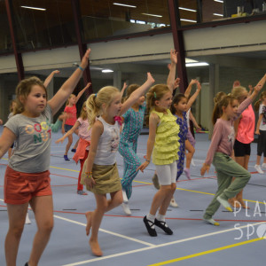 Dansstage 'Coolkids' + zwemactiviteit